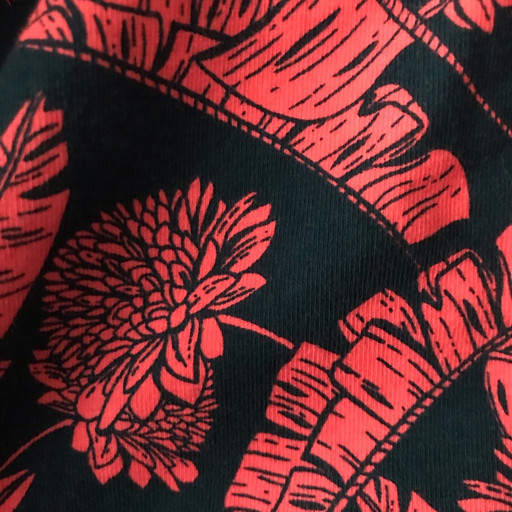 ❌RELISTED IN A BUNDLE LISTING❌ New Charlotte Russe Body Hugging Stretch Skirt M - Picture 4 of 8